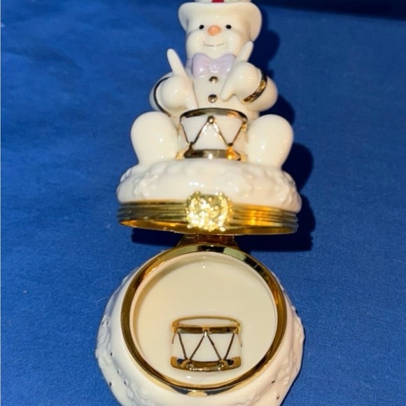 NIB Lenox Treasures “Drumming Up Surprises” Snowman Box with Trinket / Charm - Picture 3 of 5
